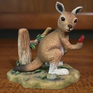 Hamilton Protect Nature's Innocents Figurine - Gray Kangaroo - 1996